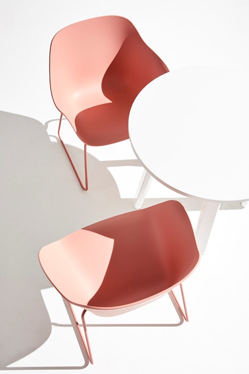 Jac Tub Chair on Sled Base