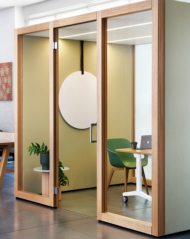 VERSE 3 meeting room